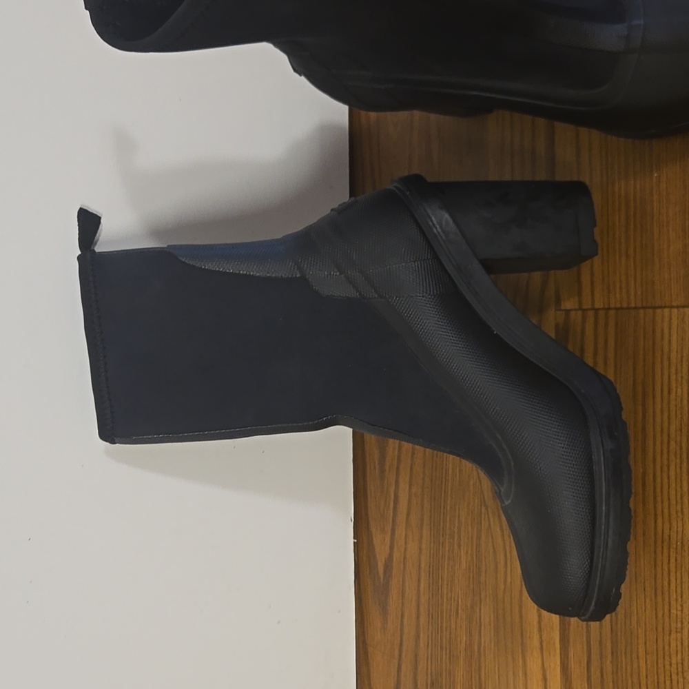 Hunter Neoprene Rain/ Snow Heeled Boot - Picture 9 of 12
